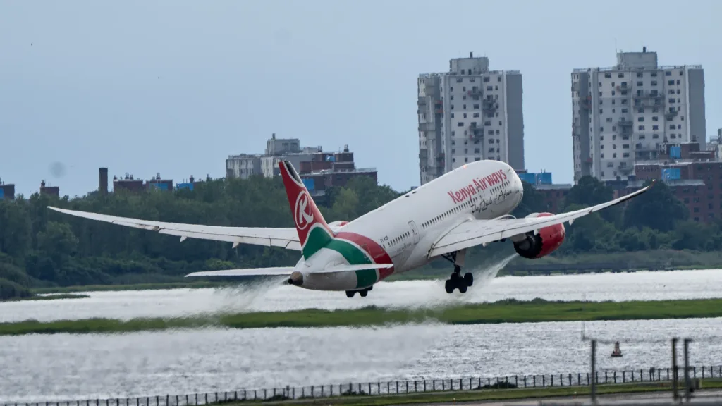 5Y-KZF · Boeing 787-8 at John F. Kennedy International Airport (photo 3 of 3)