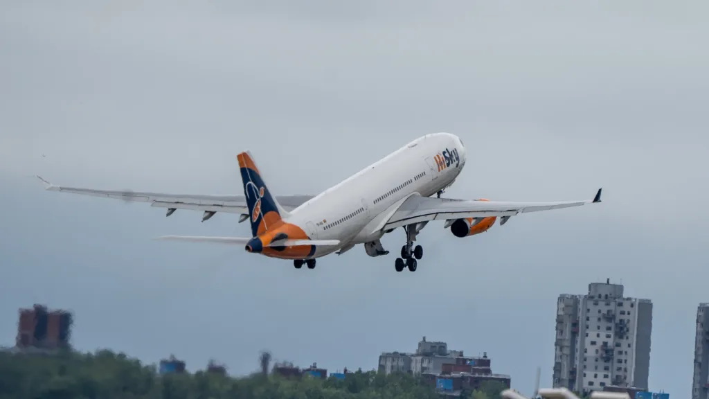 YR-KID · Airbus A330-200 at John F. Kennedy International Airport (photo 5 of 5)