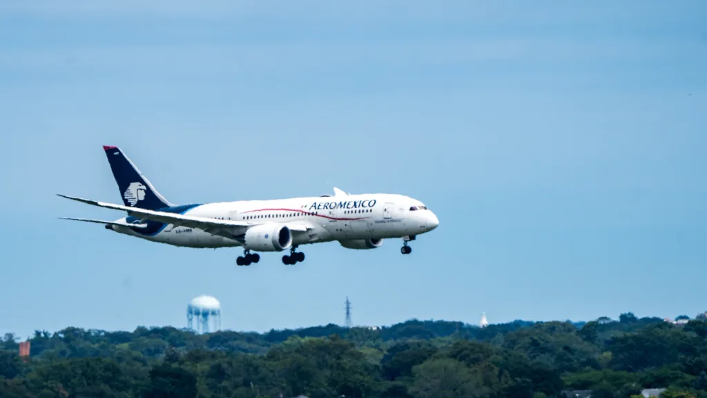 XA-AMR · Boeing 787-8 at John F. Kennedy International Airport (photo 2 of 2)