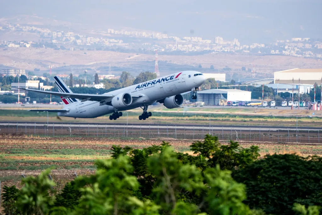 F-GZNJ · Boeing 777-300ER at Ben Gurion International Airport (photo 3 of 8)