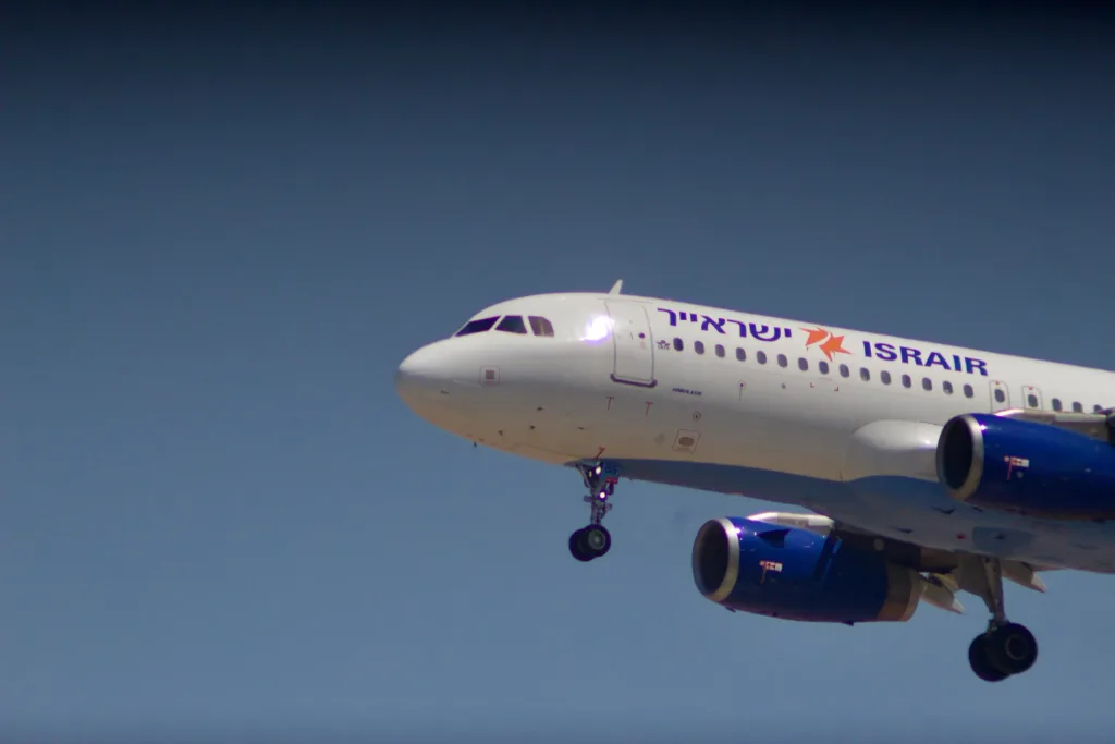 4X-ABS · Airbus a320-232 at Ben Gurion International Airport (photo 2 of 8)