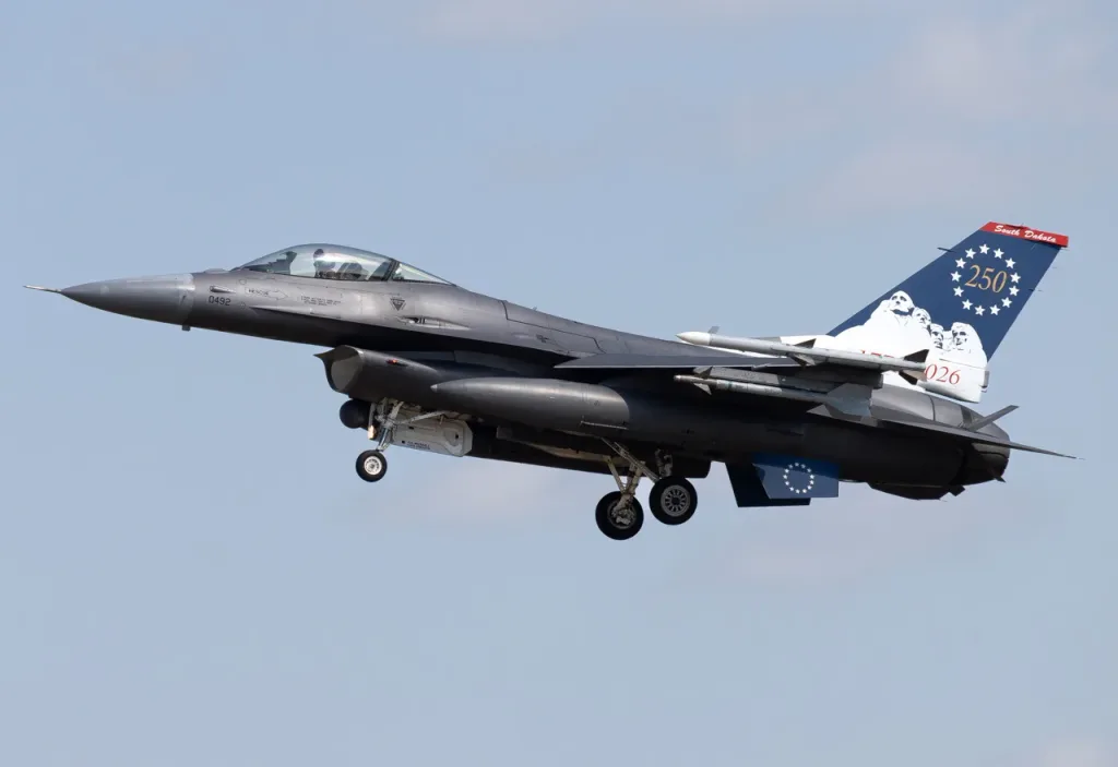 Military aircraft at Sioux Falls Regional Airport (photo 2 of 2)