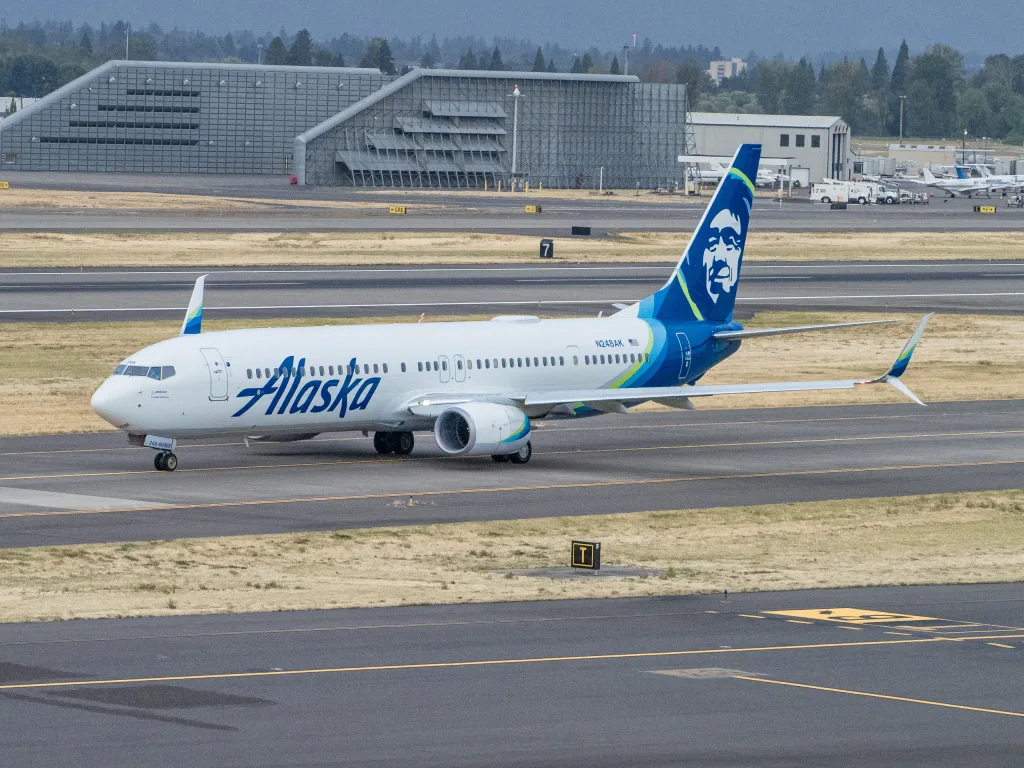 N248AK · Boeing 737 at Portland International Airport