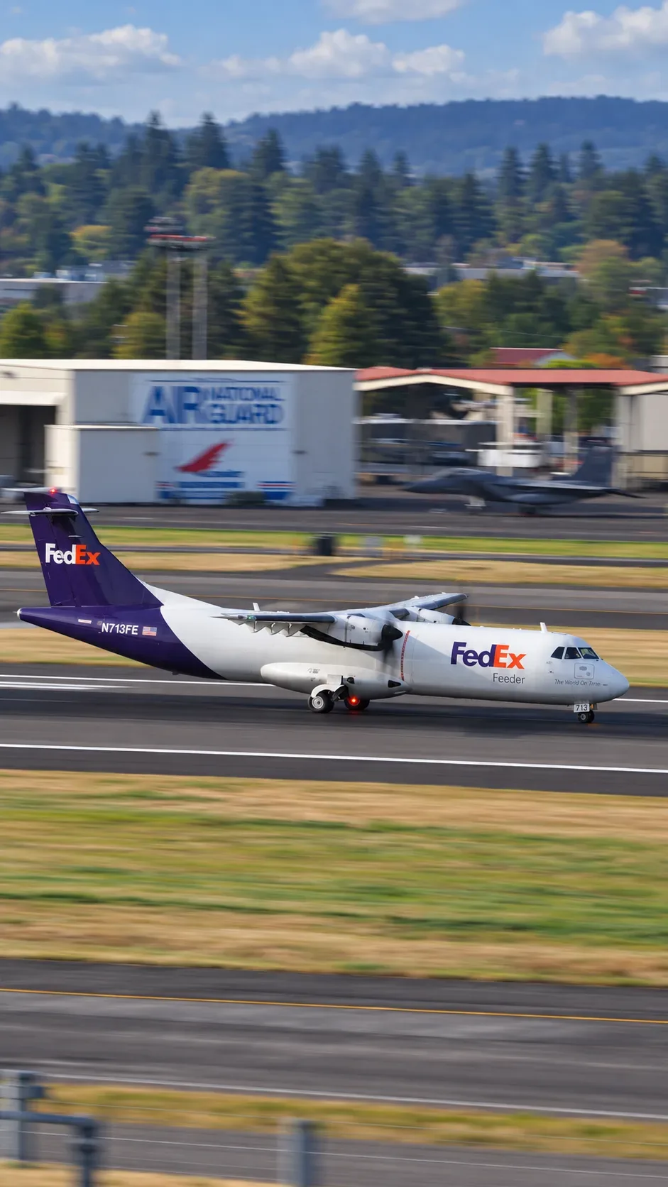 N713FE · ATR 72 at Portland International Airport