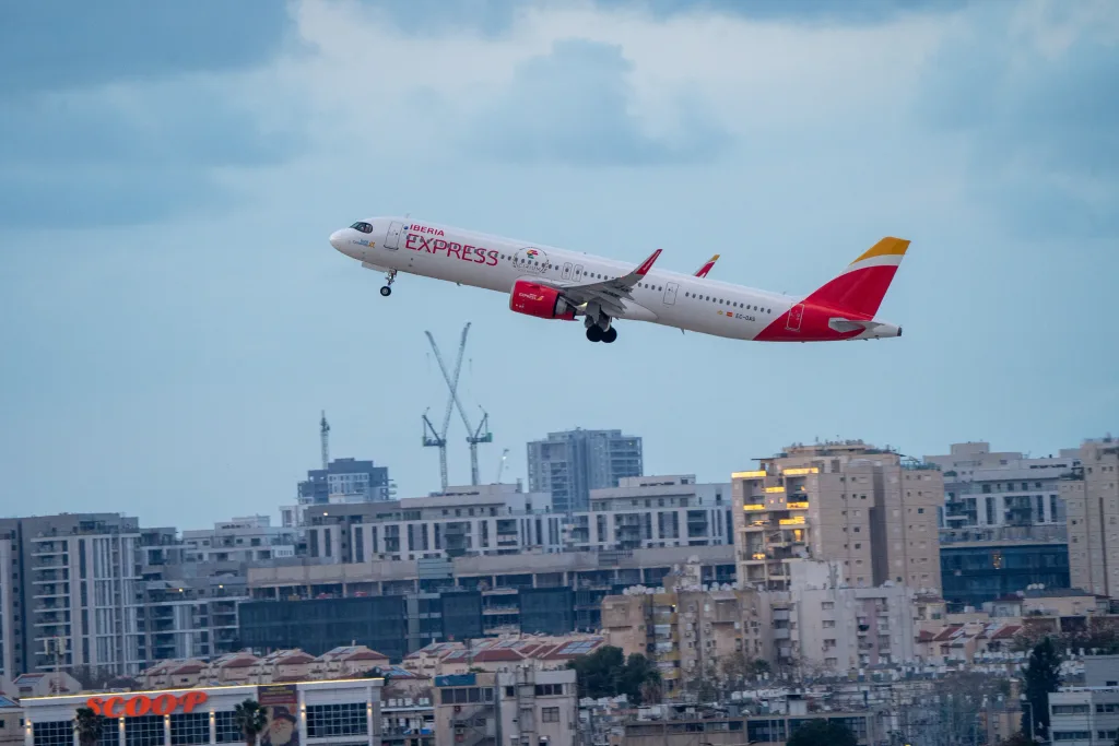 EC-OAS · Airbus A321neo at Ben Gurion International Airport (photo 2 of 2)