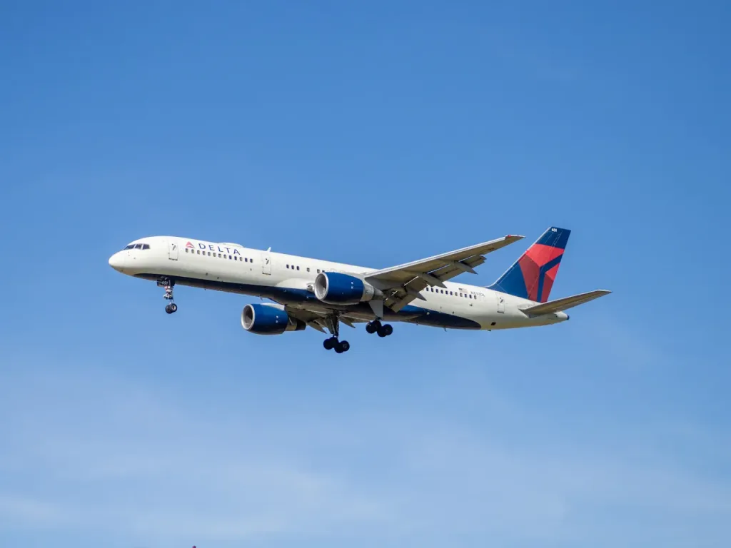 N651DL · Boeing 757-200 at Portland International Airport