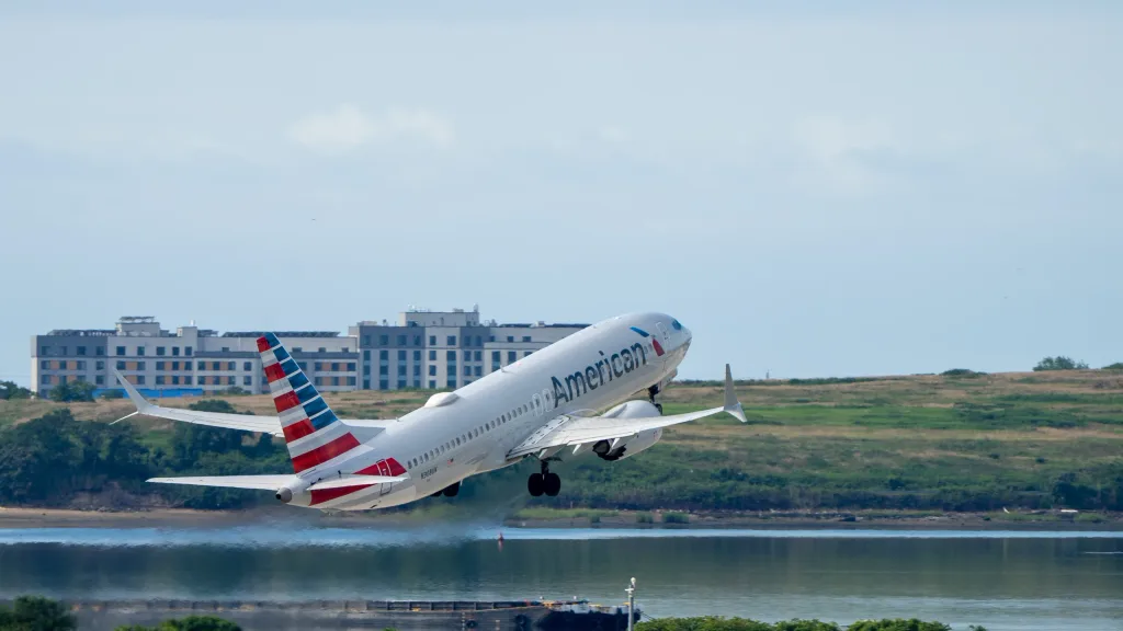 N308UK · Boeing 737 MAX 8 at John F. Kennedy International Airport (photo 1 of 3)