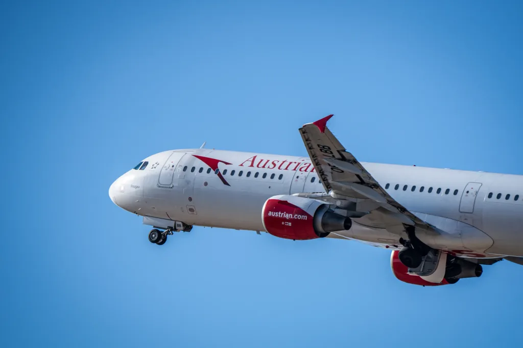 OE-LBB · Airbus A321 at Ben Gurion International Airport (photo 2 of 2)