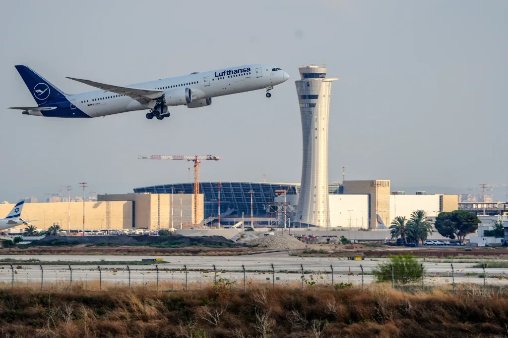 D-ABPD · Boeing 787-9 at Ben Gurion International Airport (photo 5 of 8)