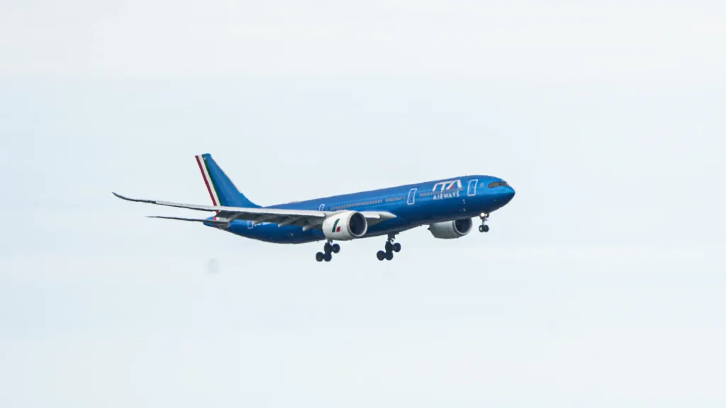 EI-TYG · Airbus A330 at John F. Kennedy International Airport (photo 2 of 2)
