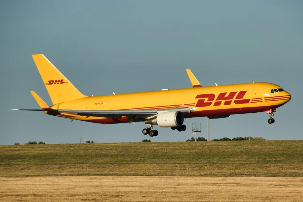 N290CM · 767-300ER at Tulsa International Airport