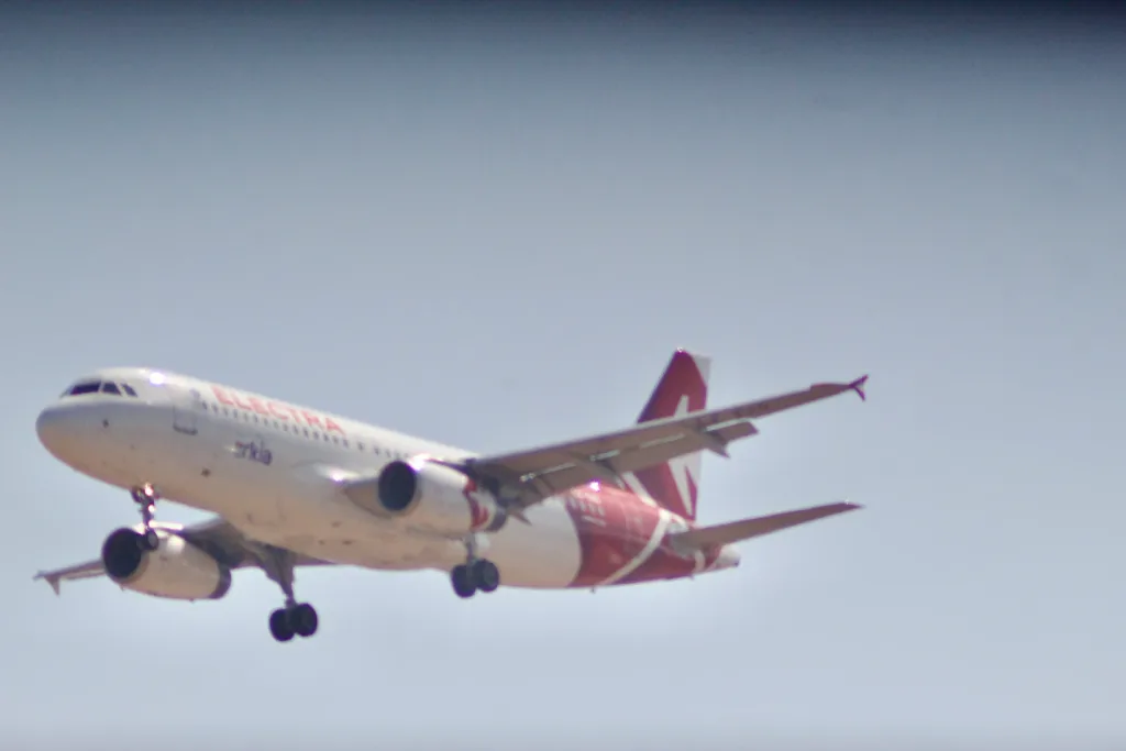 LZ-EAO · Airbus A320 at Ben Gurion International Airport (photo 2 of 4)
