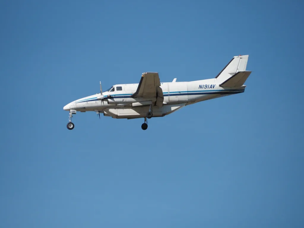 N191AV at Portland International Airport