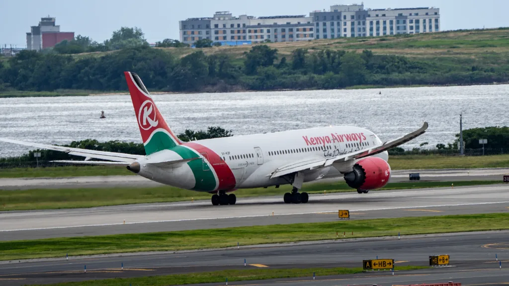 5Y-KZF · Boeing 787-8 at John F. Kennedy International Airport (photo 2 of 3)