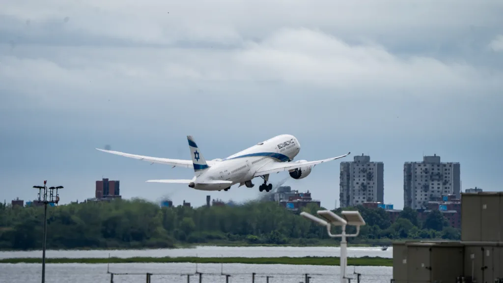4X-EDB · Boeing 787-9 at John F. Kennedy International Airport (photo 3 of 3)