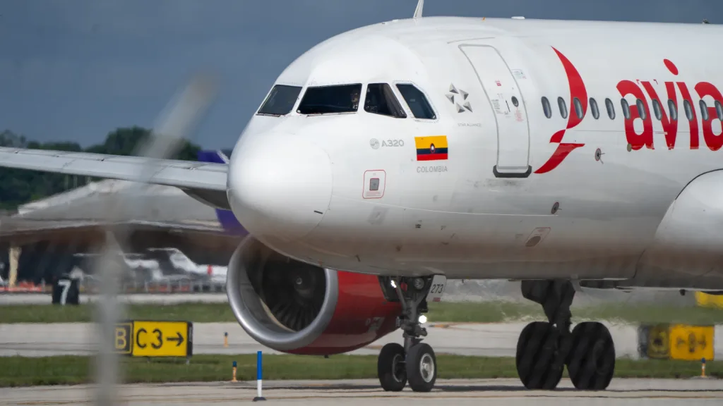 HK-5273 · Airbus A320 at Fort Lauderdale Hollywood International Airport