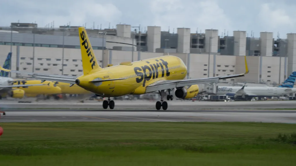 N626NK · Airbus A320-232 at Fort Lauderdale Hollywood International Airport (photo 2 of 2)