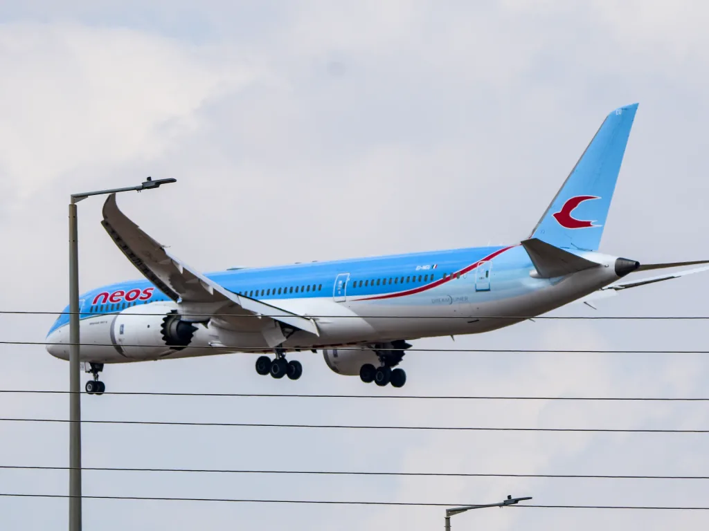 EI-NEU · Boeing 787-9 at Ben Gurion International Airport (photo 2 of 3)