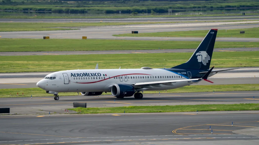XA-CCN · Boeing 737-800 at John F. Kennedy International Airport