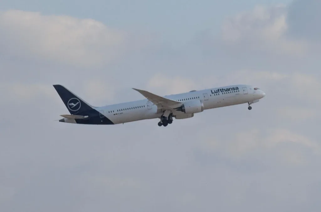 D-ABPD · Boeing 787-900 at Ben Gurion International Airport (photo 4 of 5)