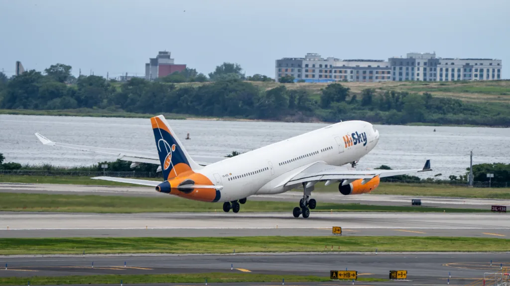 YR-KID · Airbus A330-200 at John F. Kennedy International Airport (photo 4 of 5)