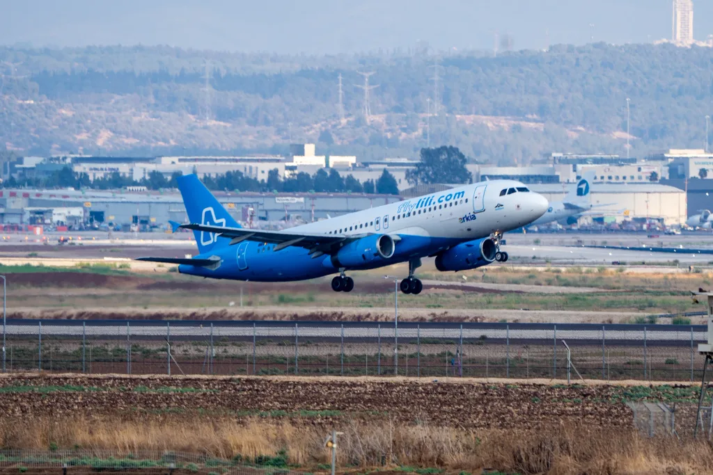 YR-LIB · Airbus A320 at Ben Gurion International Airport