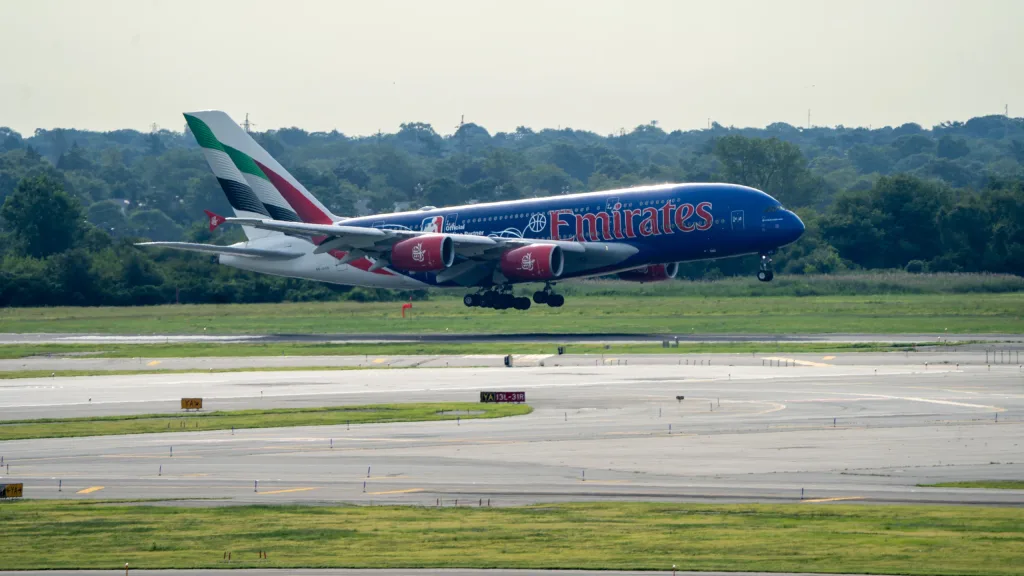 A6-EOD · Airbus A380-800 at John F. Kennedy International Airport (photo 3 of 6)