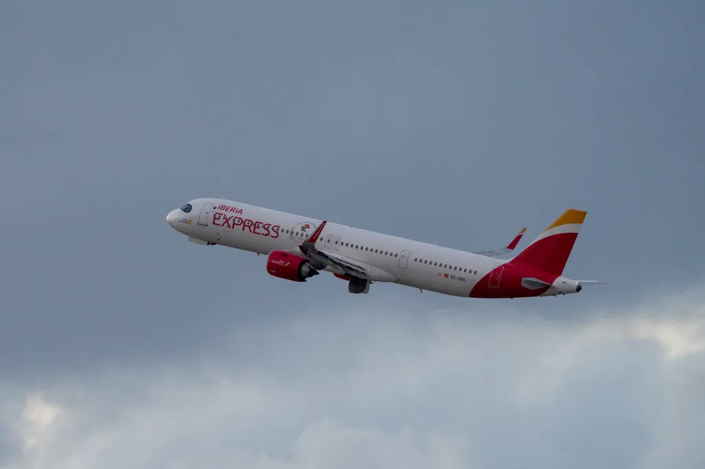 EC-OAS · Airbus A321neo at Ben Gurion International Airport (photo 1 of 2)