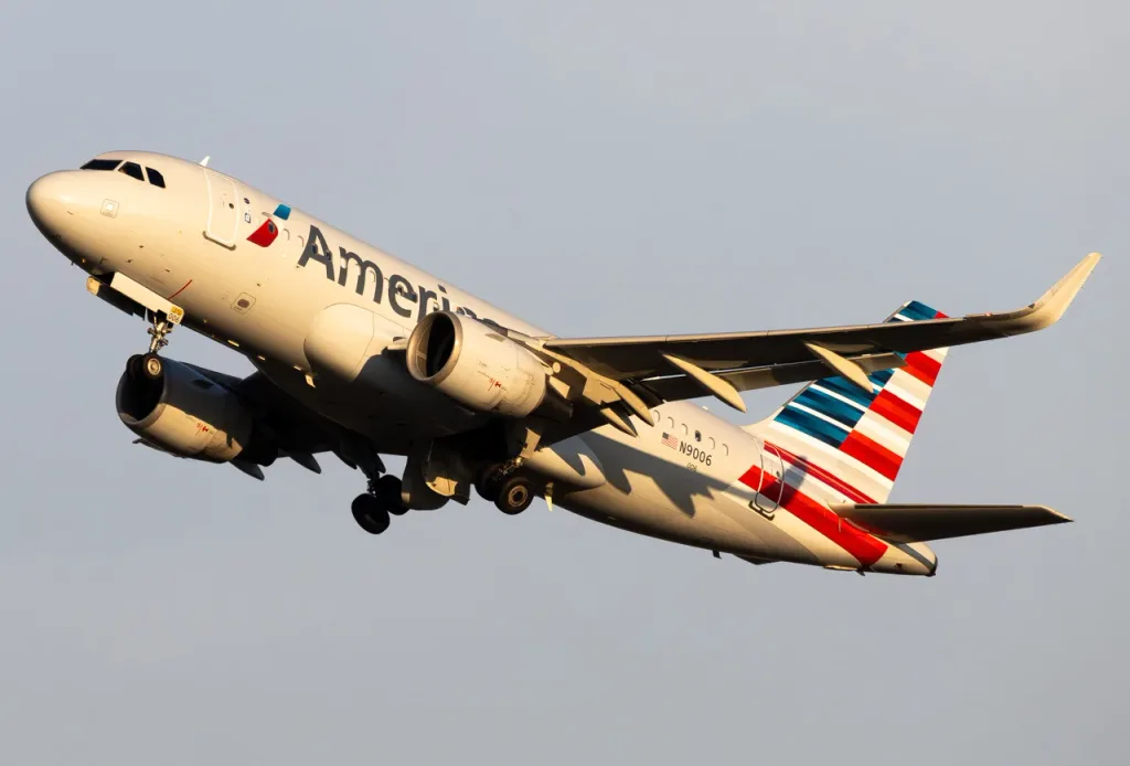 N9006 · Airbus A319 at Sioux Falls Regional Airport