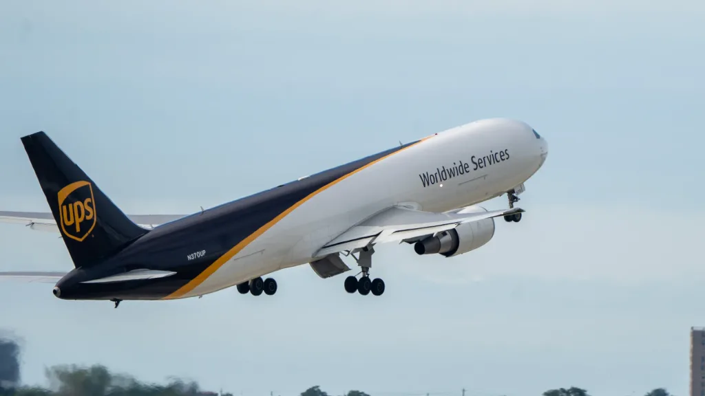 N370UP · Boeing 767-300 at John F. Kennedy International Airport