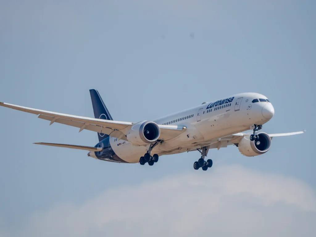 D-ABPD · Boeing 787-9 at Ben Gurion International Airport (photo 2 of 8)