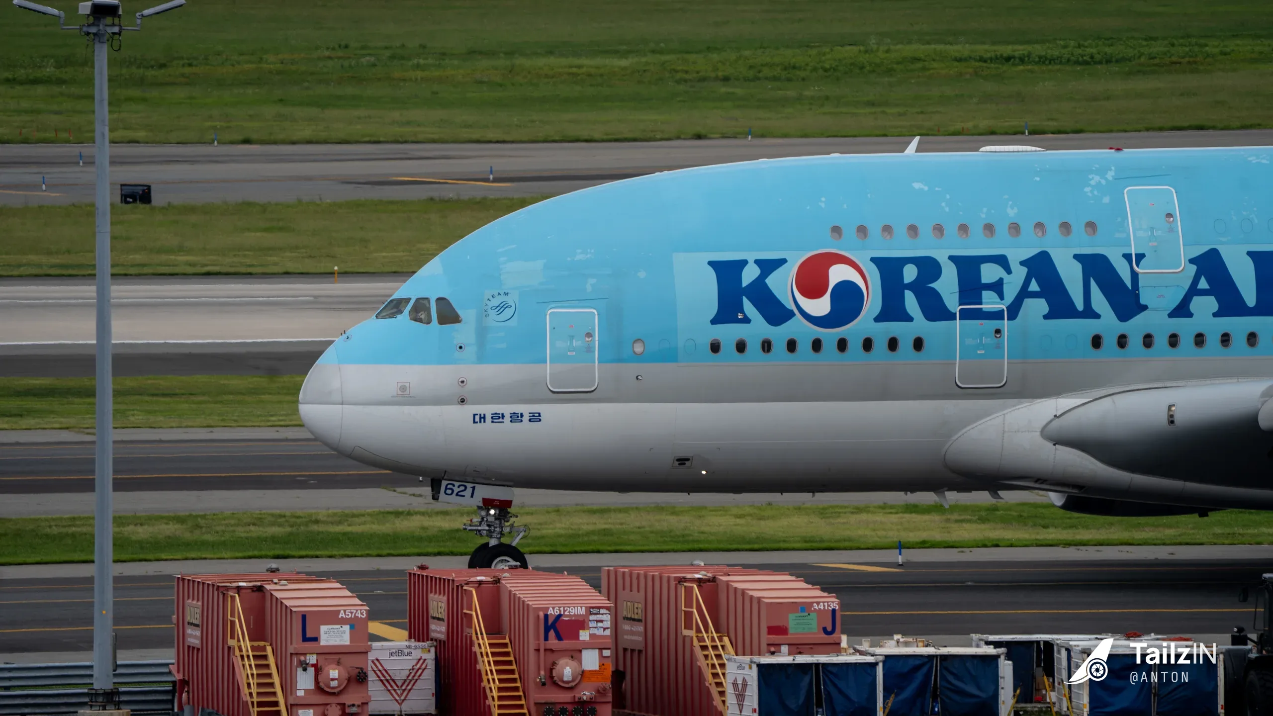 HL7621 · Airbus A380-800 at John F. Kennedy International Airport (photo 2 of 4)