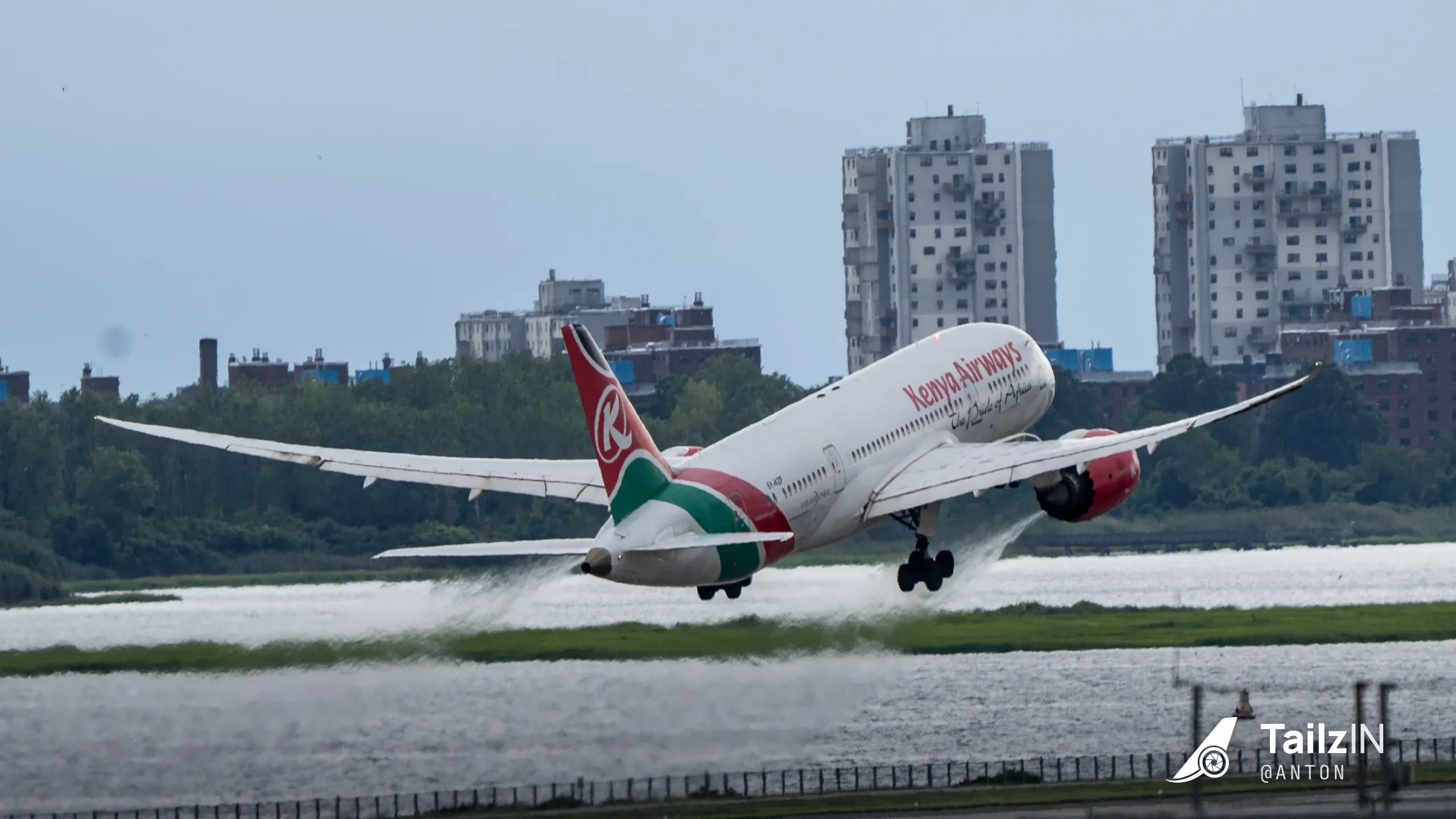 5Y-KZF · Boeing 787-8 at John F. Kennedy International Airport (photo 3 of 3)