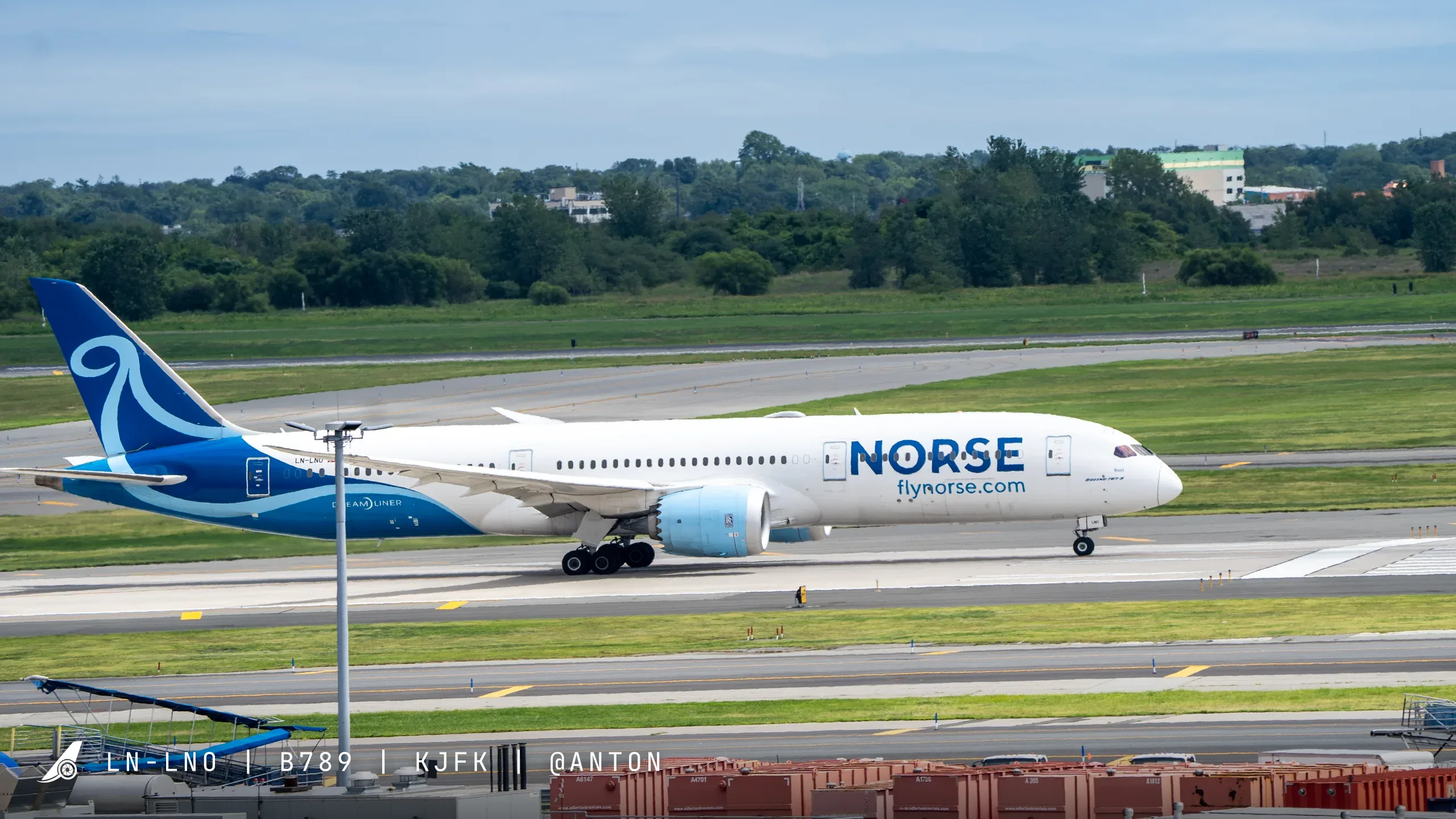 LN-LNO · Boeing 787-9 at John F. Kennedy International Airport (photo 2 of 3)
