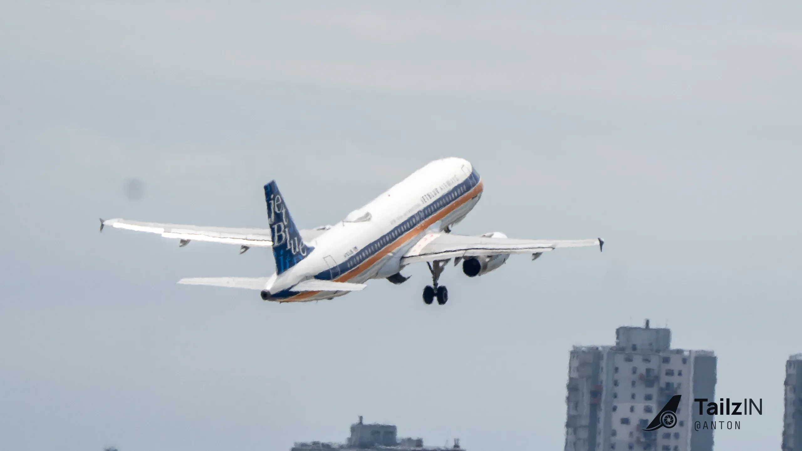 N763JB · Airbus A320 at John F. Kennedy International Airport (photo 5 of 5)