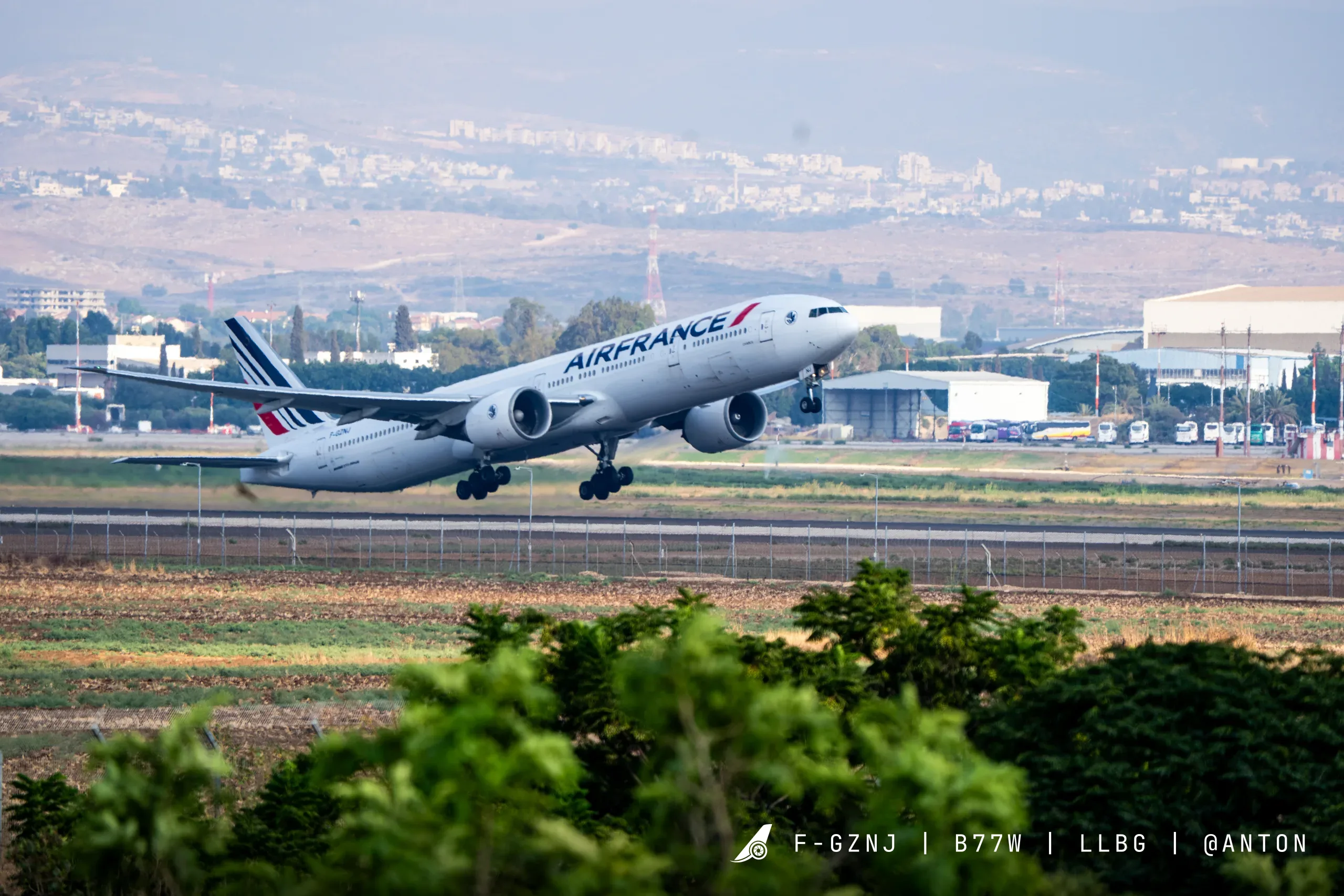 F-GZNJ · Boeing 777-300ER at Ben Gurion International Airport (photo 3 of 8)