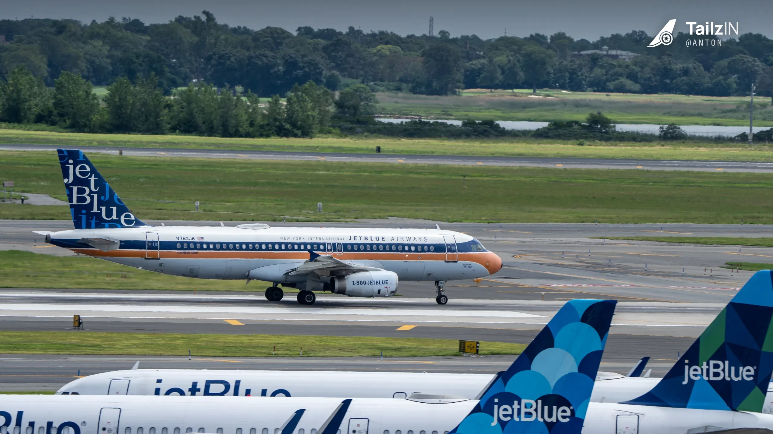 N763JB · Airbus A320 at John F. Kennedy International Airport (photo 2 of 5)