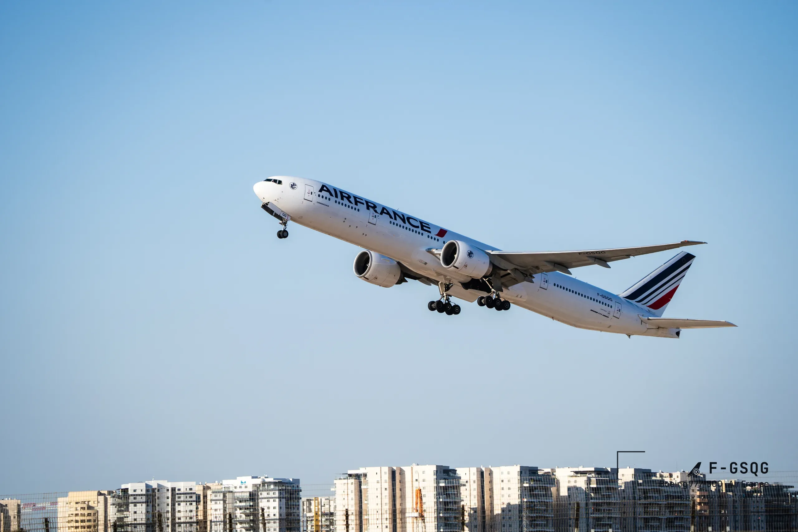 F-GSQG · Boeing 777-300 at Ben Gurion International Airport (photo 2 of 4)