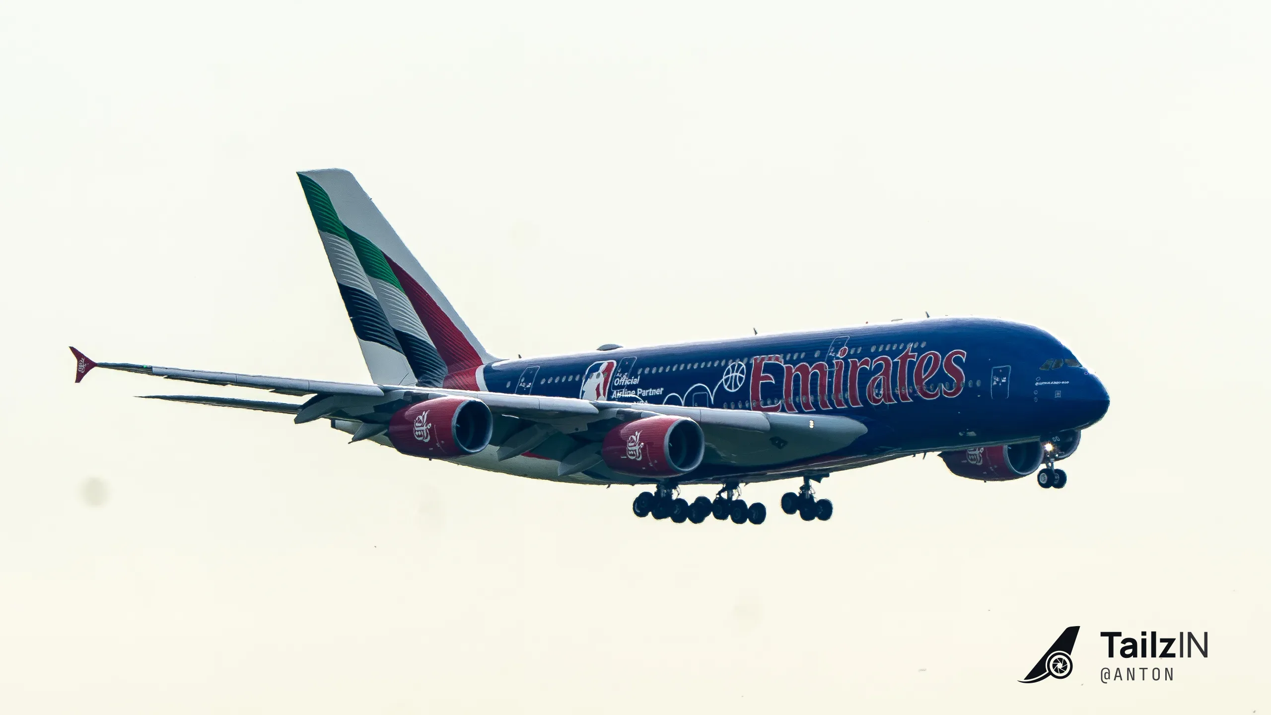 A6-EOD · Airbus A380-800 at John F. Kennedy International Airport (photo 4 of 6)
