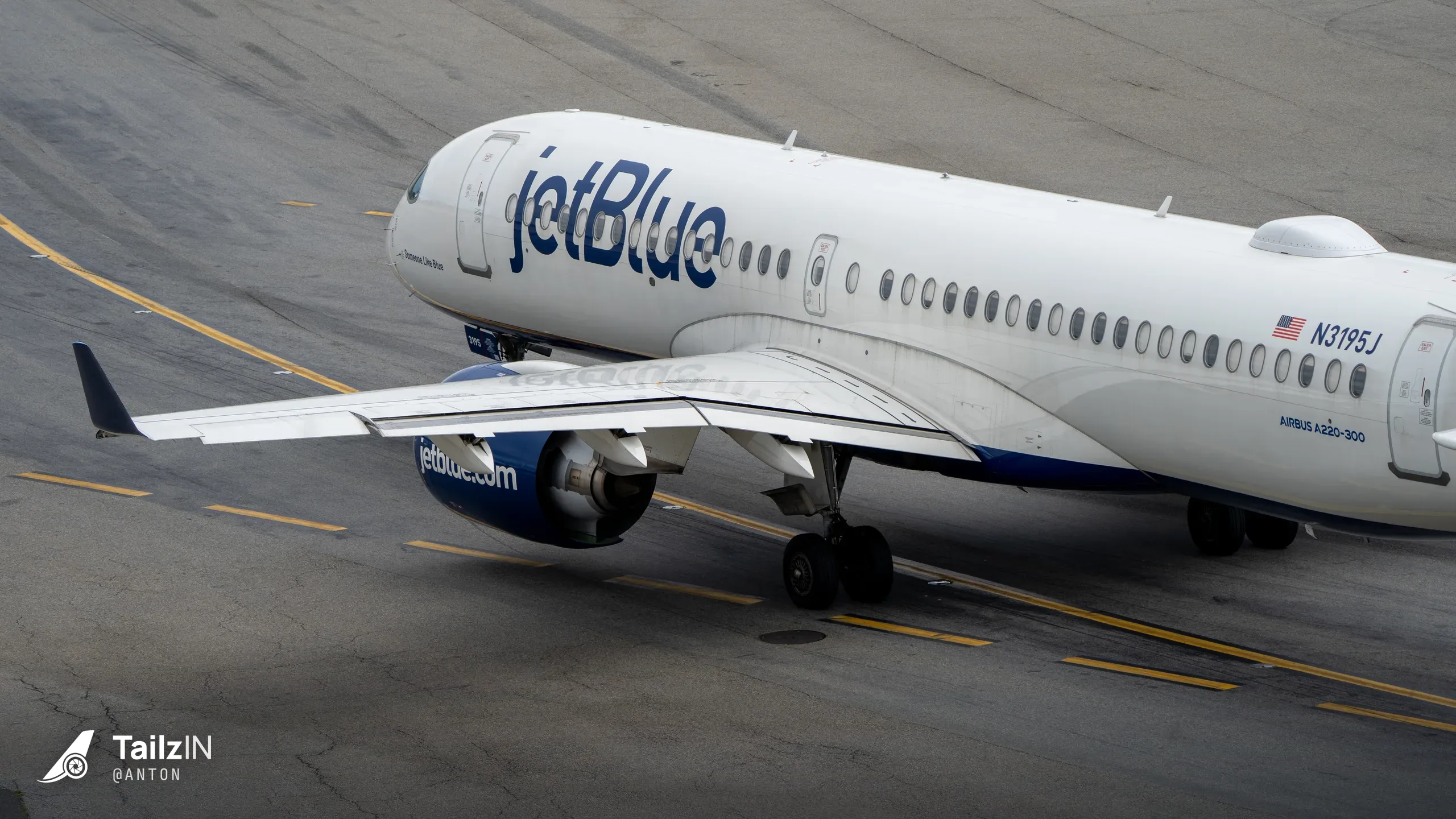 N3195J · Airbus A220-300 at John F. Kennedy International Airport (photo 2 of 2)