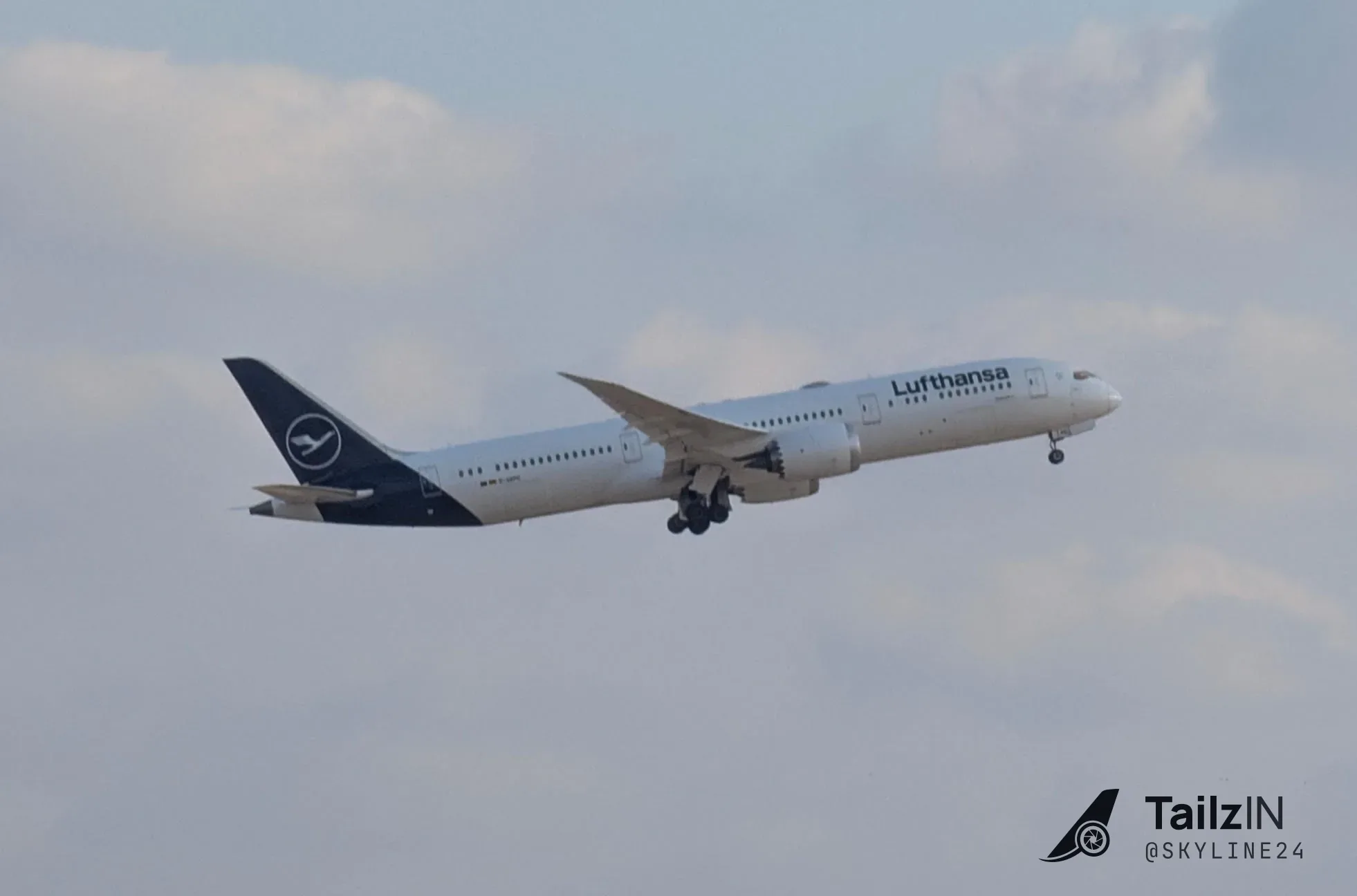 D-ABPD · Boeing 787-900 at Ben Gurion International Airport (photo 4 of 5)