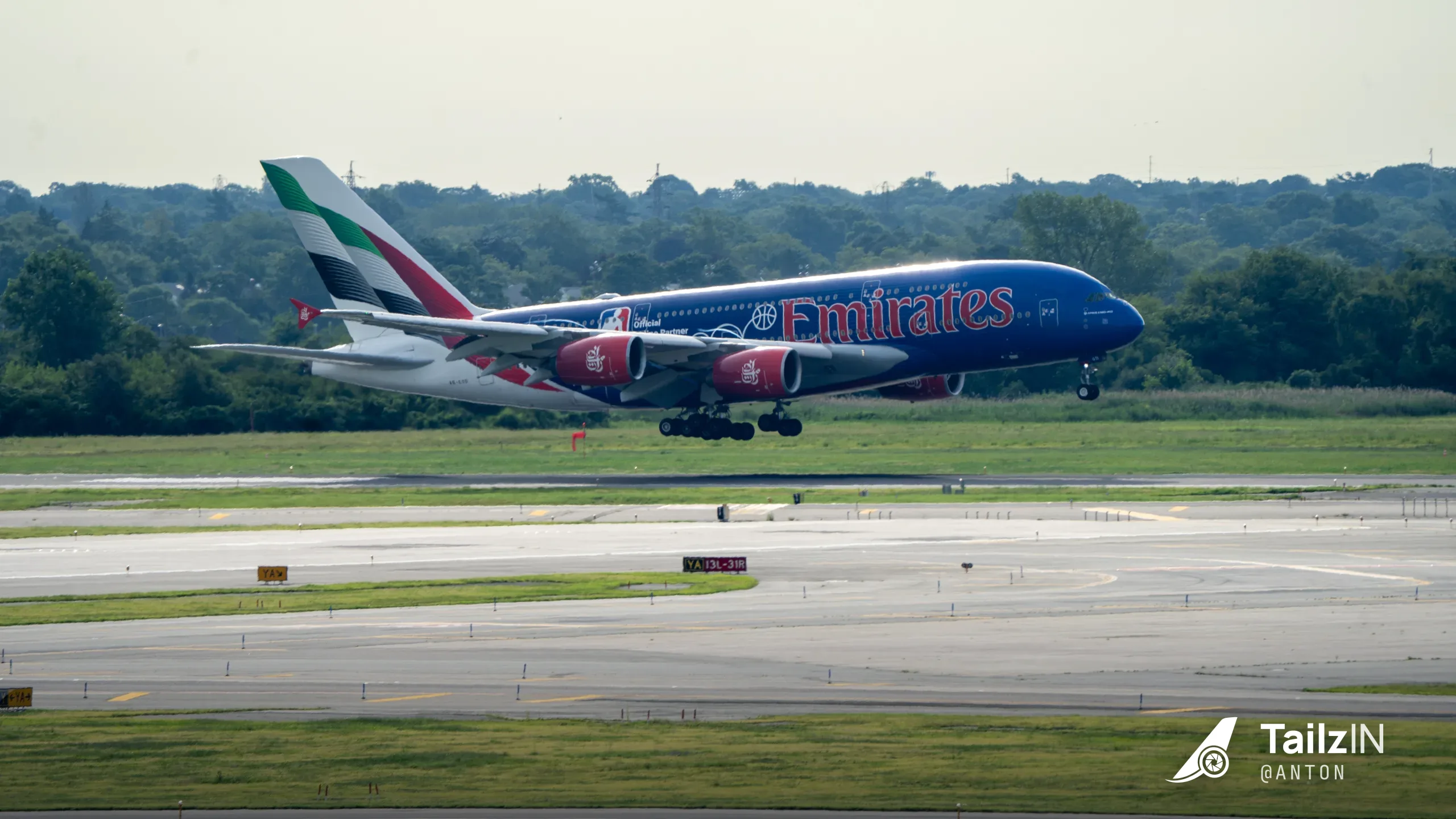 A6-EOD · Airbus A380-800 at John F. Kennedy International Airport (photo 3 of 6)